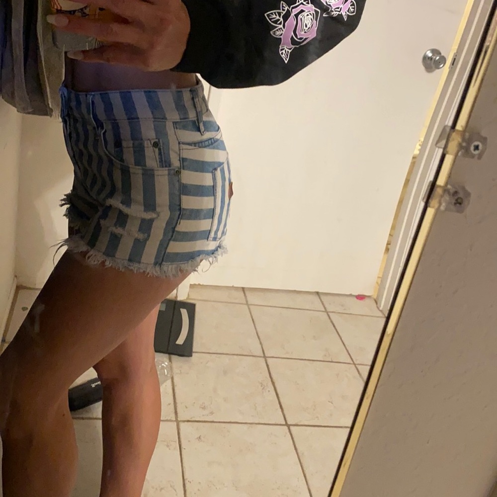 ROXY White Blue Striped Shorts 26